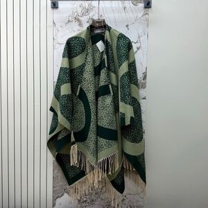 Geometric Patterned Green and Black Throw Blanket